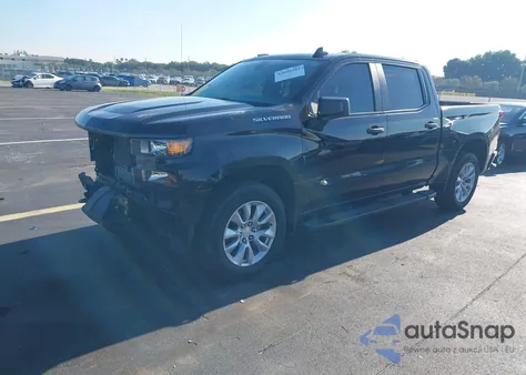 2021 Chevrolet Silverado 1500 2Wd Short Bed Custom z USA, uszkodzony, nr VIN 3GCPWBEK9MG384946